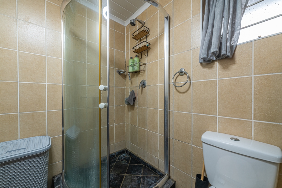 5 Bedroom Property for Sale in Fraaiuitsig Western Cape